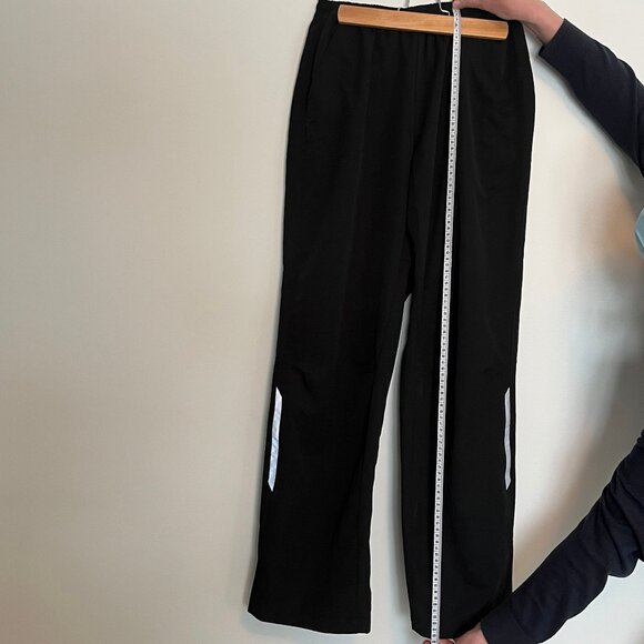 Mountain Equipment Co-Op. Outdoor Pants. Black. Size Medium. Mens. - Picture 5 of 9